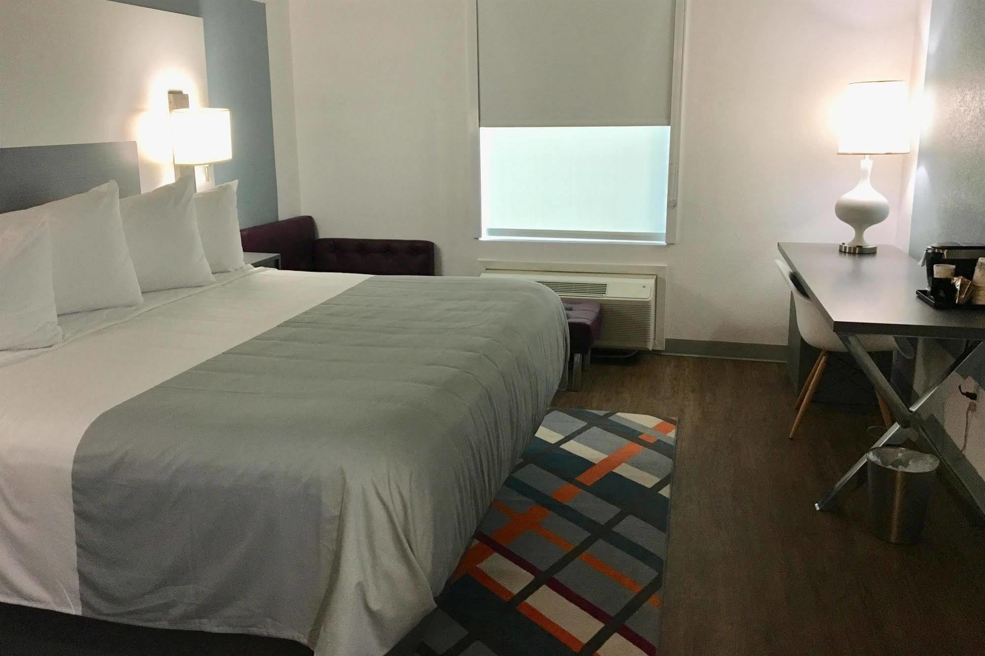 Tryp By Wyndham College Station Hotel Kültér fotó
