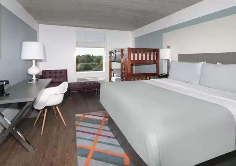 Tryp By Wyndham College Station Hotel Kültér fotó